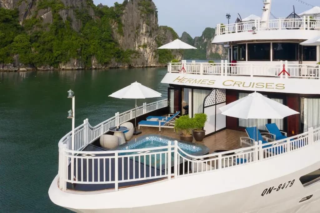 Đón Đầu Xu Hướng Nghỉ Dưỡng: Khám Phá Những Thiên Đường Khách Sạn và Du Thuyền Xa Xỉ Dành Cho Giới Tinh Hoa