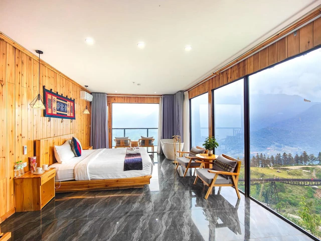 Homestay & Cà phê Lá Đỏ