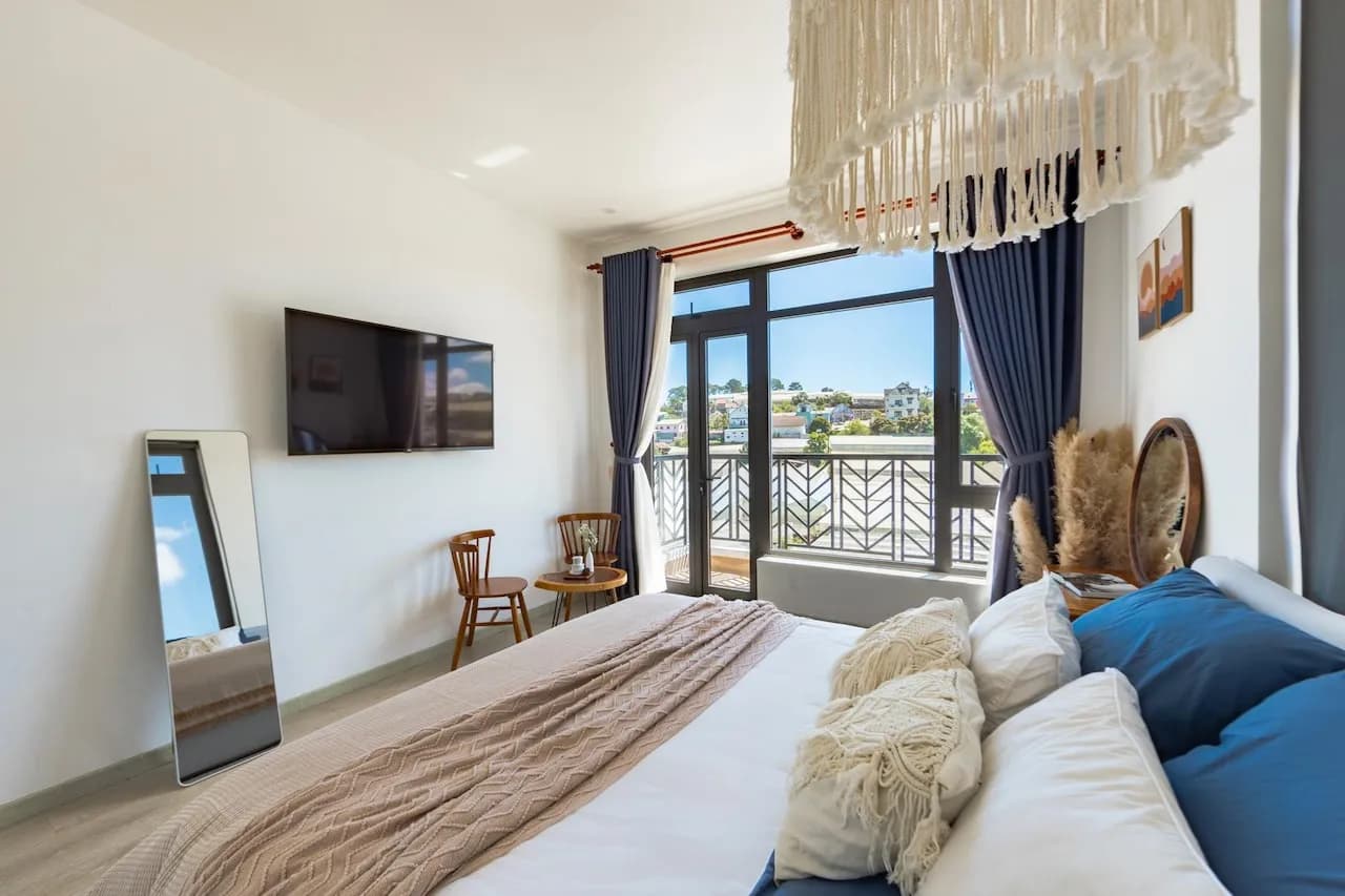 Boho Boutique Dalat - Romantic Light Valley View