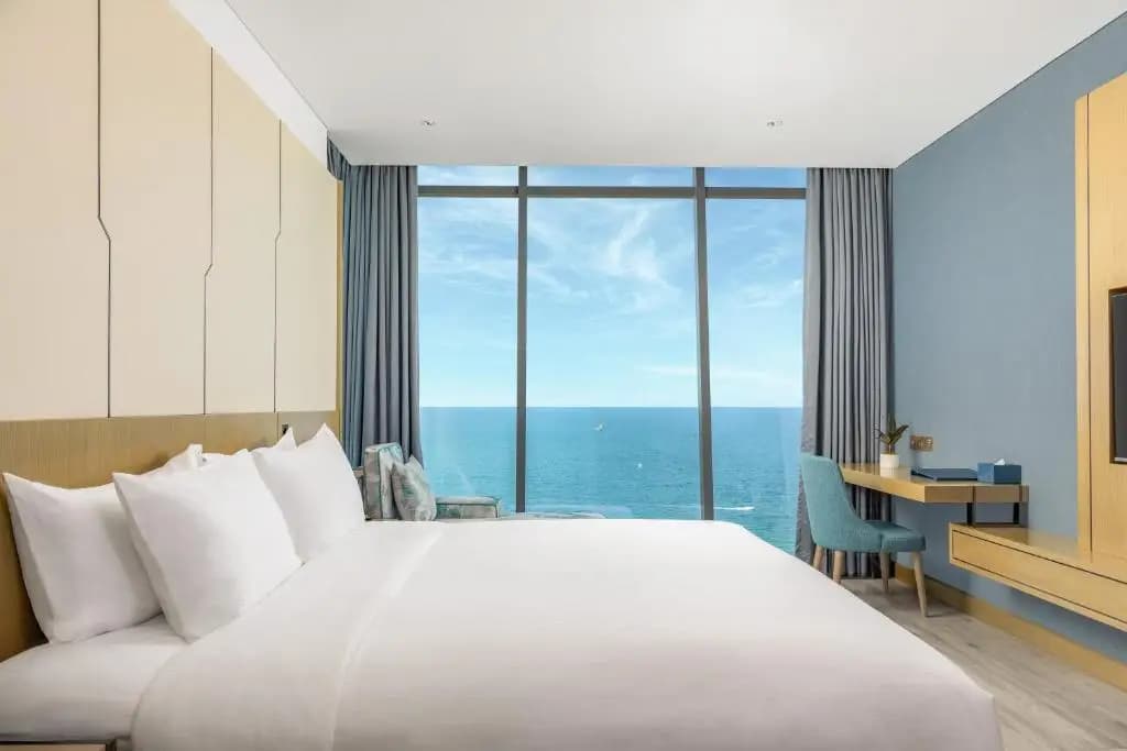 Awaken Da Nang Hotel