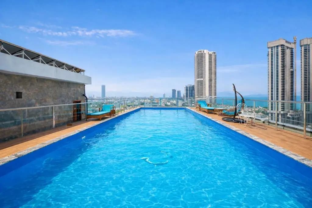 Prague Da Nang Beach Hotel